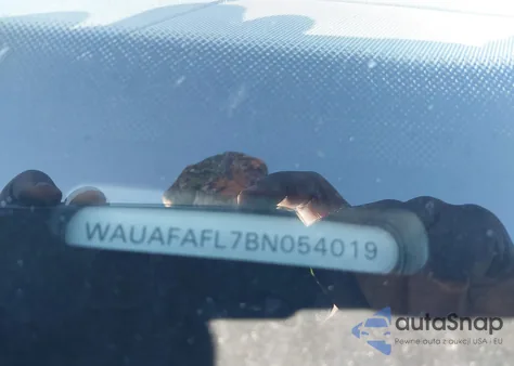 2011 Audi A4 2.0T Premium z USA, uszkodzony, nr VIN WAUAFAFL7BN054019